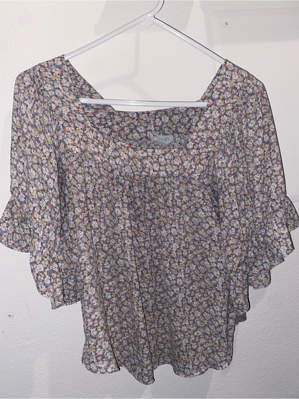 Sienna Sky Floral Flutter Sleeve Top - Gray Multi